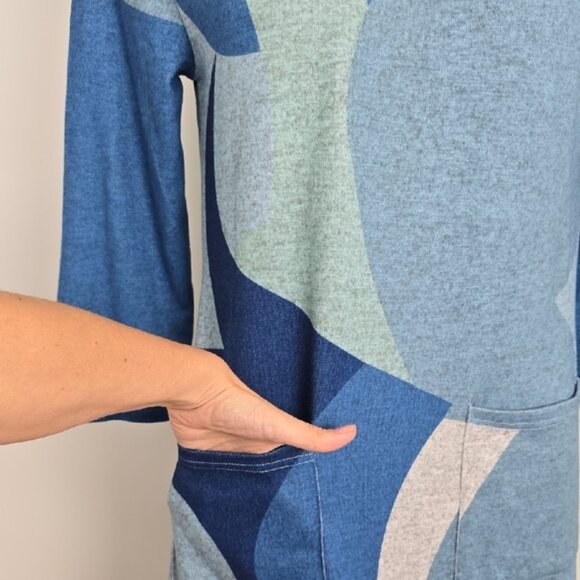 Papa Vancouver Blue Multi Pattern Tunic Top Patch Pockets V Neckline Size M - Picture 4 of 12